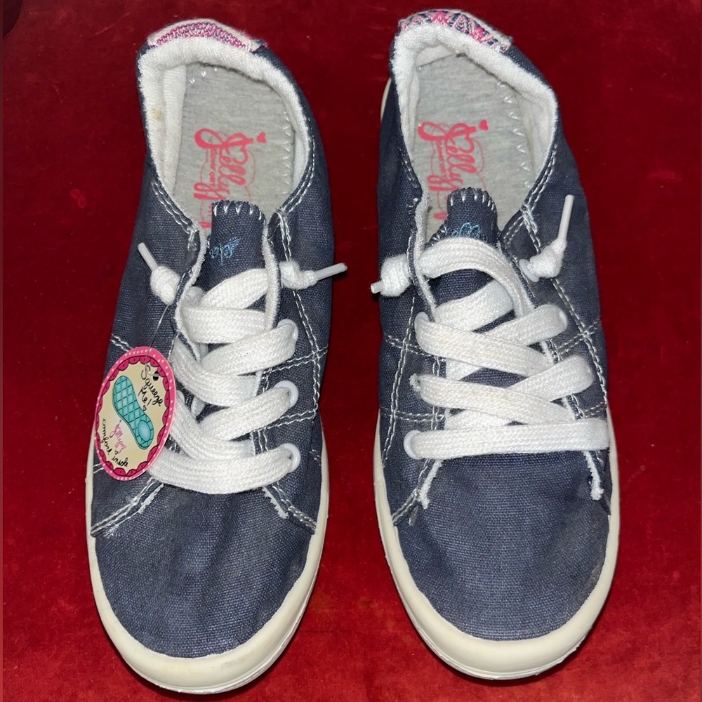 Jellypop denim blue slip on sneaker with Aztec design at heel Size 6M  NWT